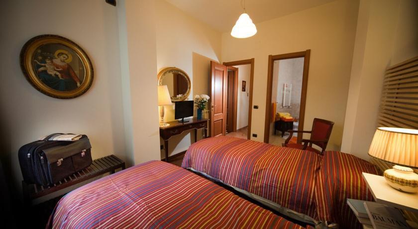 Napoli Porta Di Mare Bed & Breakfast Bilik gambar