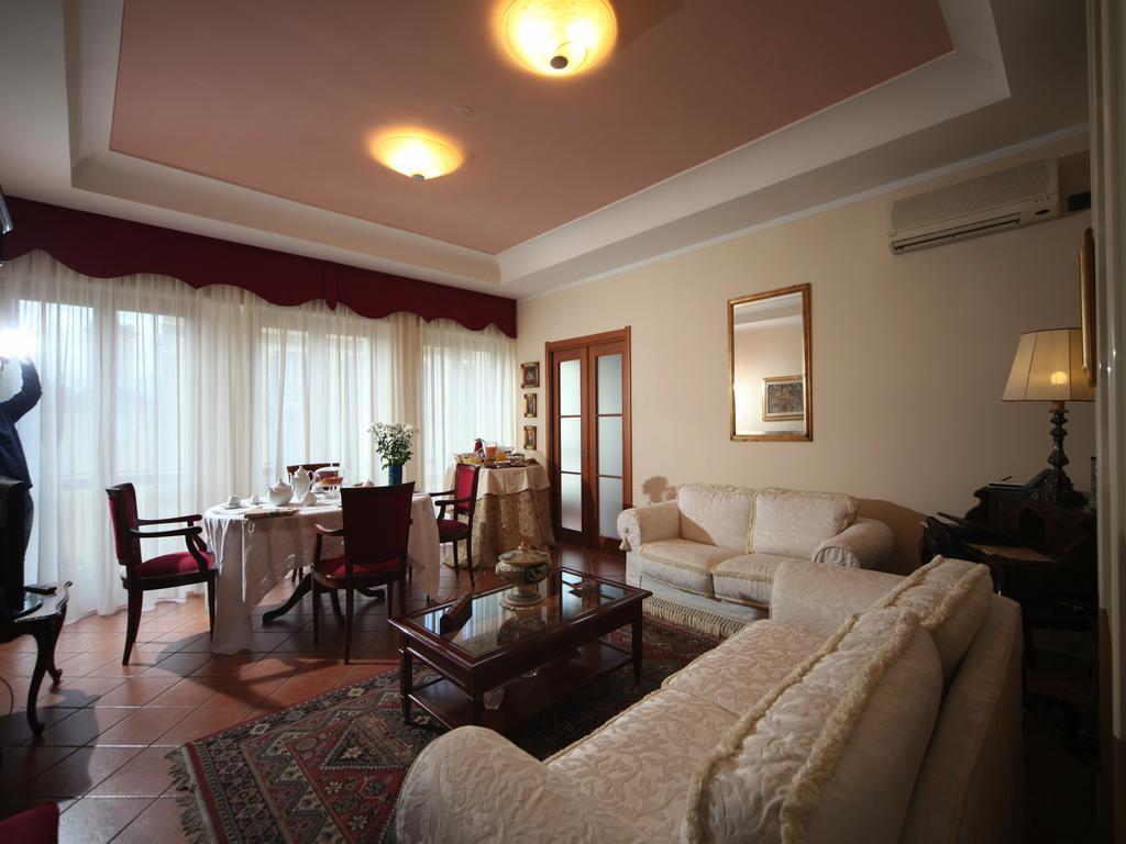 Napoli Porta Di Mare Bed & Breakfast Luaran gambar