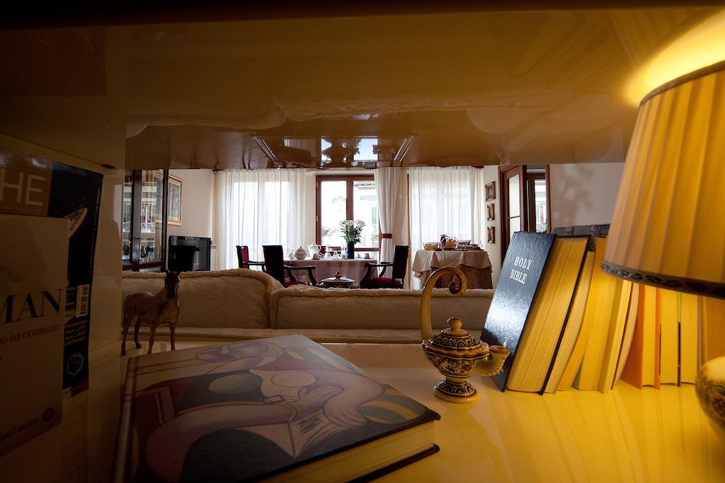 Napoli Porta Di Mare Bed & Breakfast Luaran gambar